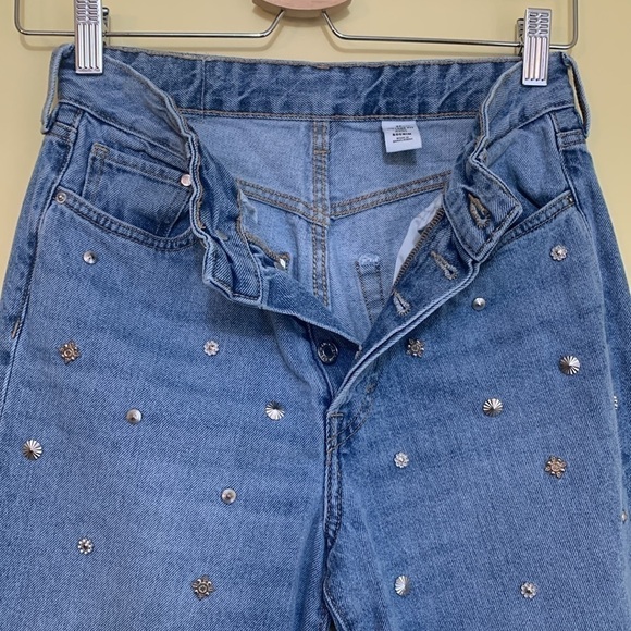 &Denim | Blue Denim Distressed Hem Studded High Waist Vintage Fit Mom Jeans 26 - Picture 10 of 16
